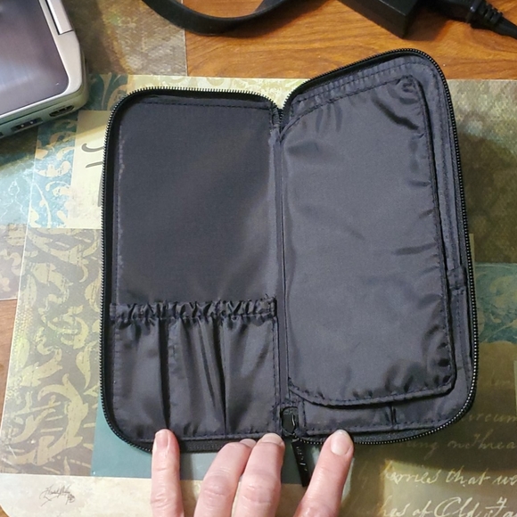 🖌Mary Kay Essential Brush Collection 🖌 - Picture 3 of 5